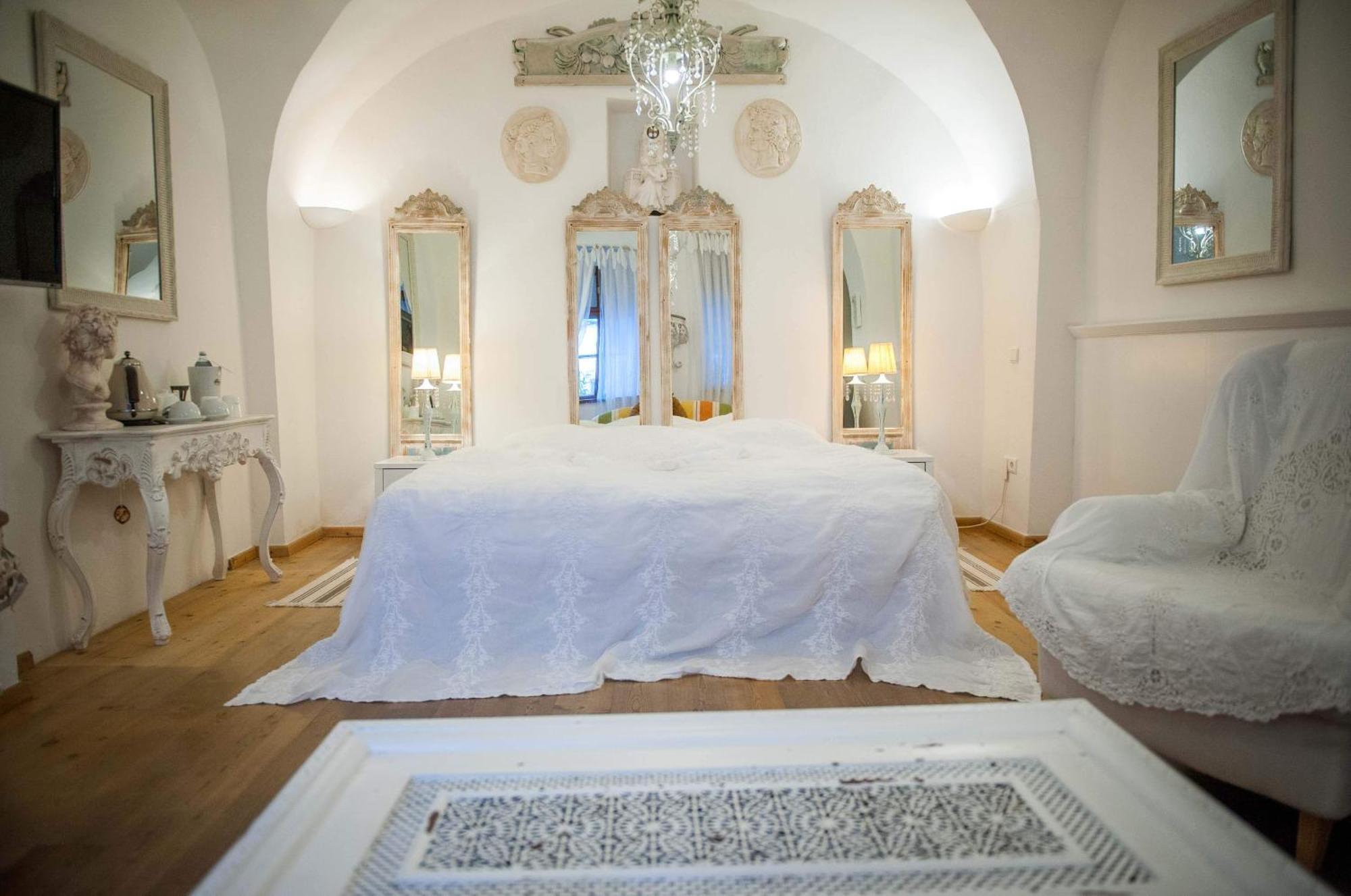 Art Boutique Hotel Buergerhaus Руст Стая снимка